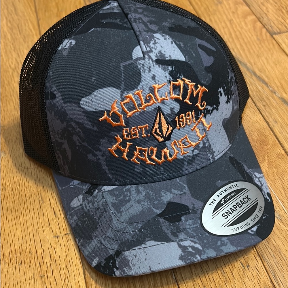 Volcom weaponry cheese SnapBack
